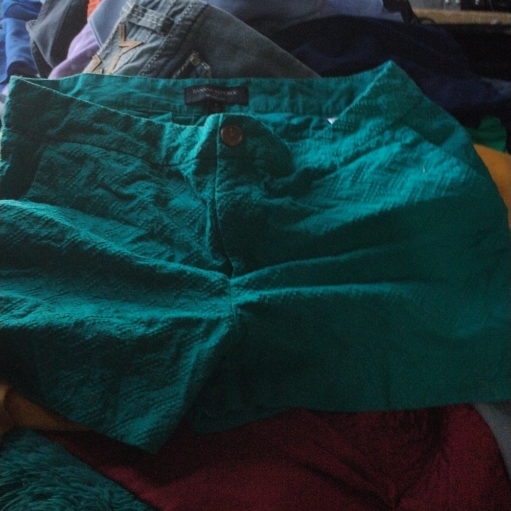 Teal short